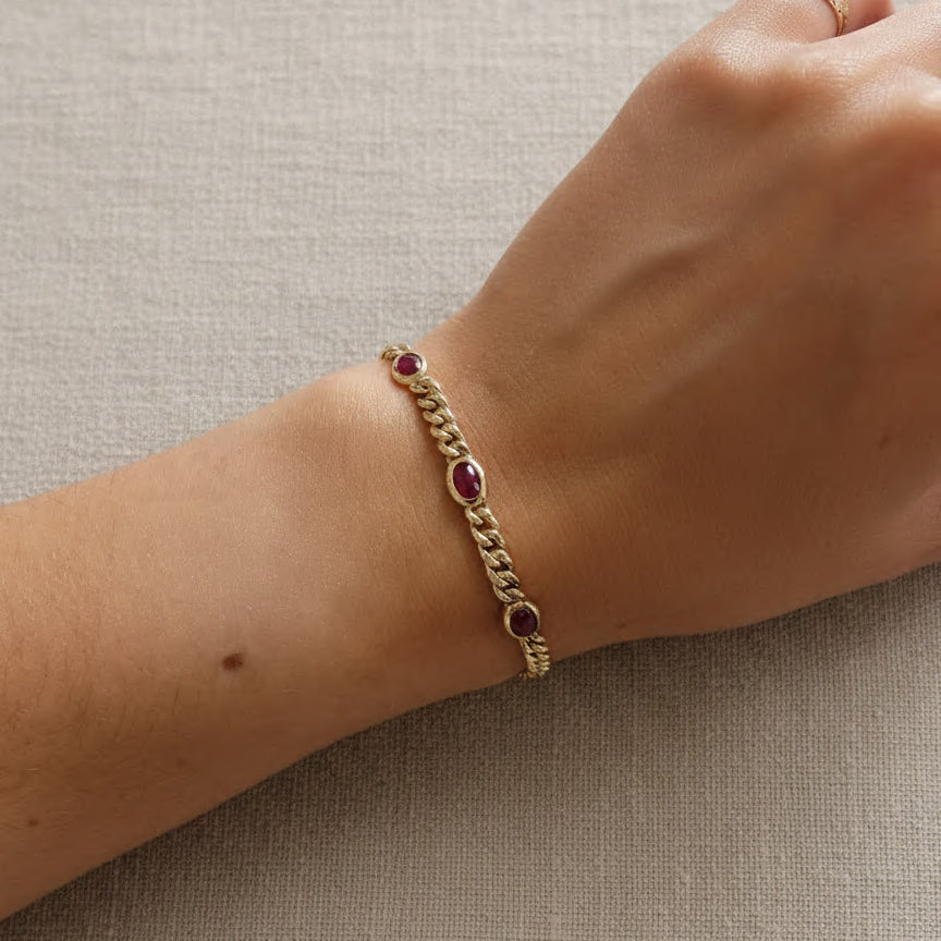 The Narrative Bracelet with Oval Cabochons