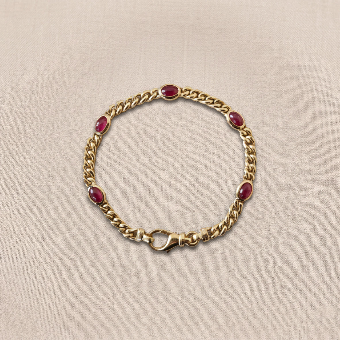 The Narrative Bracelet with Oval Cabochons